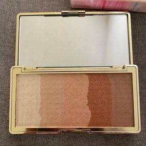 Glowdient makeup palette